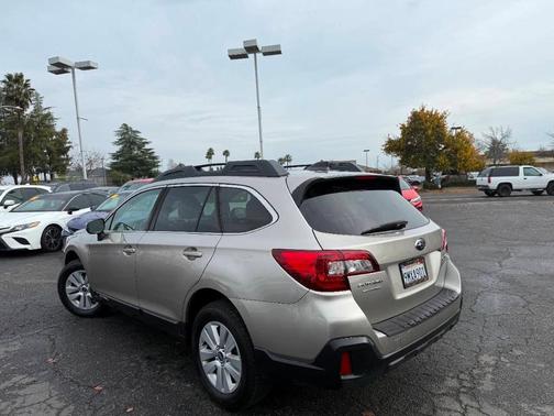 2018 Subaru Outback 2.5i Premium