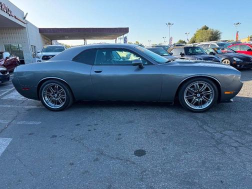 2012 Dodge Challenger SXT