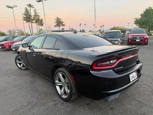 2015 Dodge Charger SXT