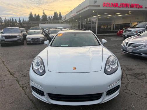 2016 Porsche Panamera S