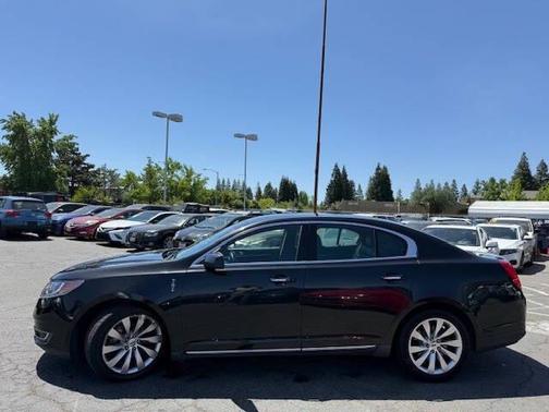 2015 Lincoln MKS Base