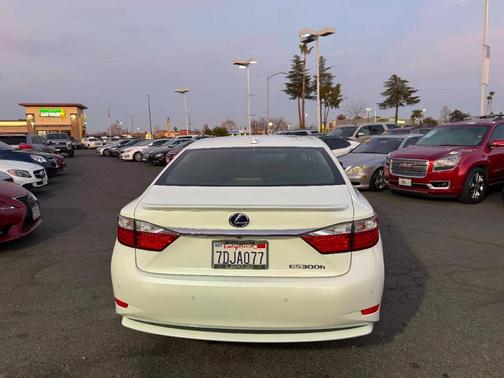 2014 Lexus ES 300h Base
