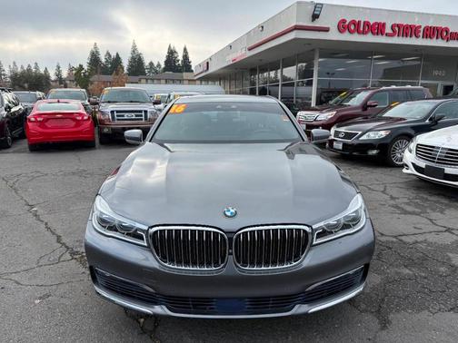 2016 BMW 750 i