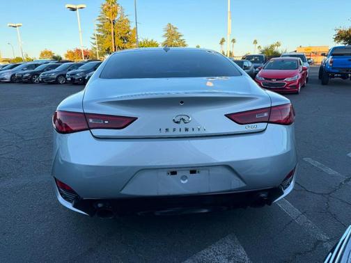 2017 INFINITI Q60 2.0T