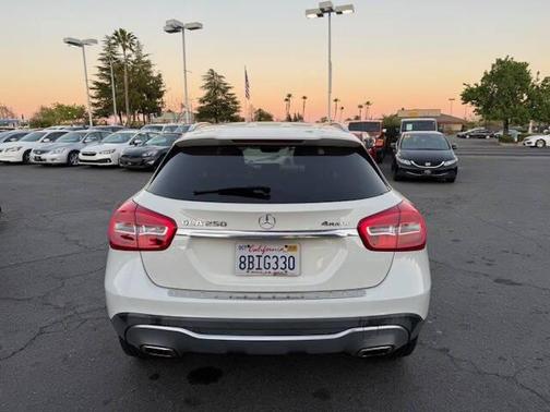 2018 Mercedes-Benz GLA 250 Base 4MATIC