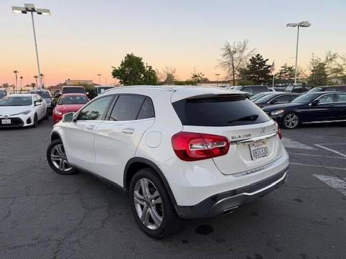 2018 Mercedes-Benz GLA 250 Base 4MATIC