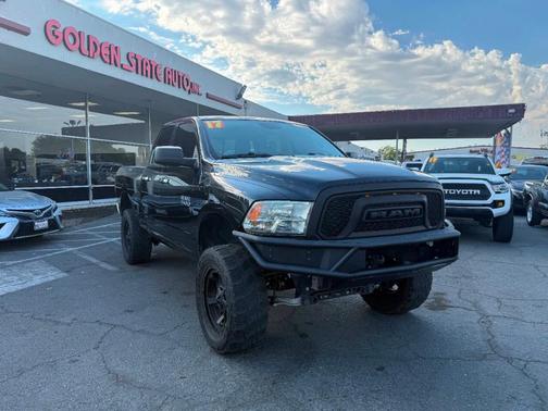 2017 RAM 1500 SLT