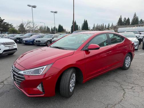 2020 Hyundai ELANTRA SE