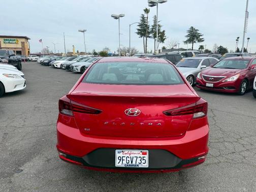 2020 Hyundai ELANTRA SE