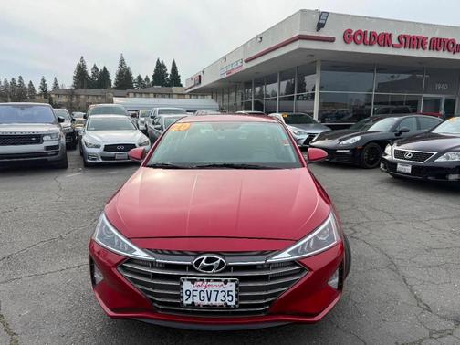 2020 Hyundai ELANTRA SE