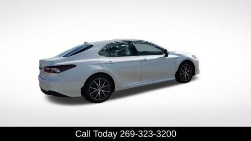 2021 Toyota Camry Hybrid XLE