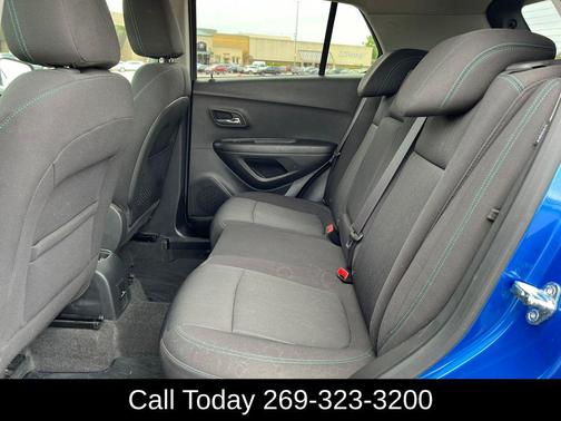 Brilliant Blue Metallic 2016 Chevrolet Trax LT