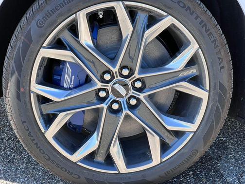 Vibrant White Tricoat 2026 Cadillac OPTIQ V-Series