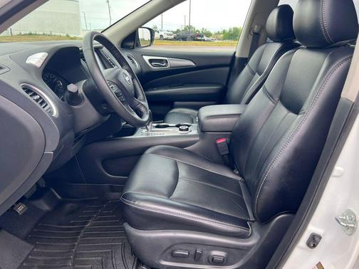 Pearl White Tricoat 2020 Nissan Pathfinder SL 4WD