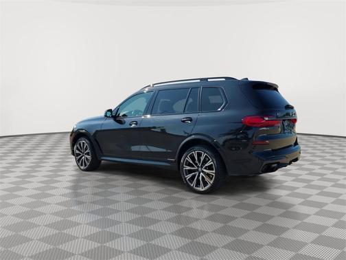 2022 BMW X7 M50i