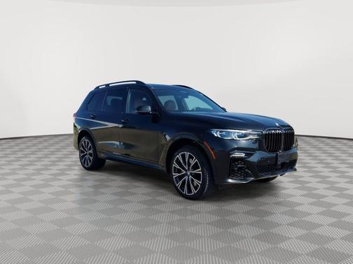 2022 BMW X7 M50i