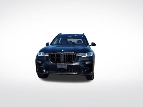 2022 BMW X7 M50i