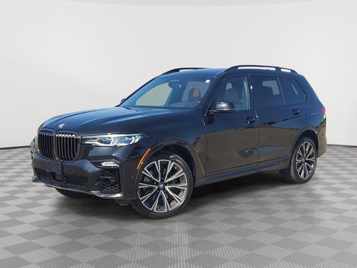 2022 BMW X7 M50i