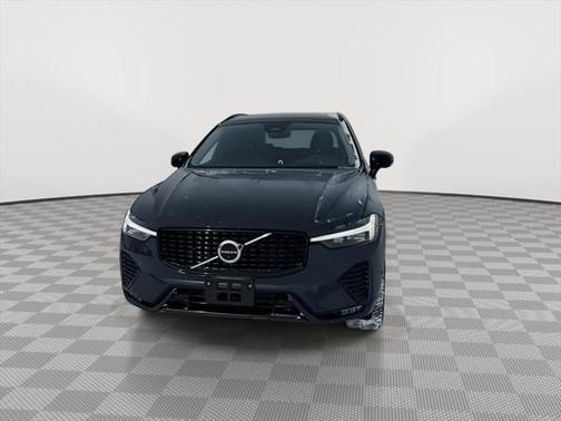 2023 Volvo XC60 B6 Ultimate Dark Theme
