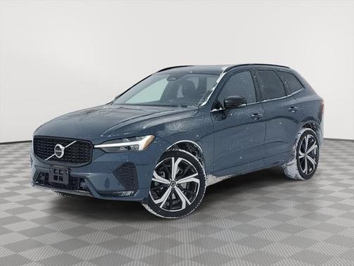 2023 Volvo XC60 B6 Ultimate Dark Theme