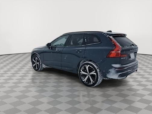 2023 Volvo XC60 B6 Ultimate Dark Theme