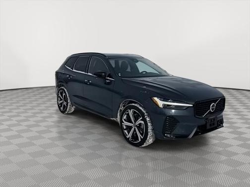2023 Volvo XC60 B6 Ultimate Dark Theme