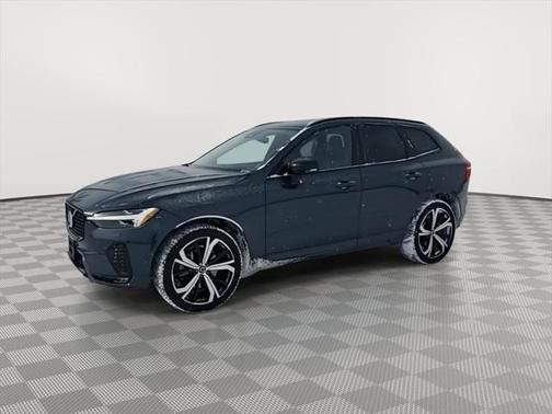 2023 Volvo XC60 B6 Ultimate Dark Theme