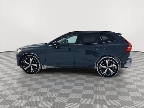 2023 Volvo XC60 B6 Ultimate Dark Theme