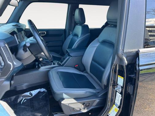 Shadow Black 2024 Ford Bronco Outer Banks