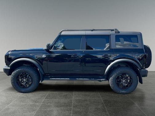 Shadow Black 2024 Ford Bronco Outer Banks