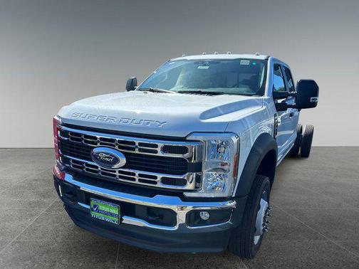 2025 Ford F-450 4D Crew Cab