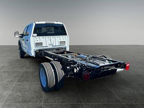 2025 Ford F-450 4D Crew Cab
