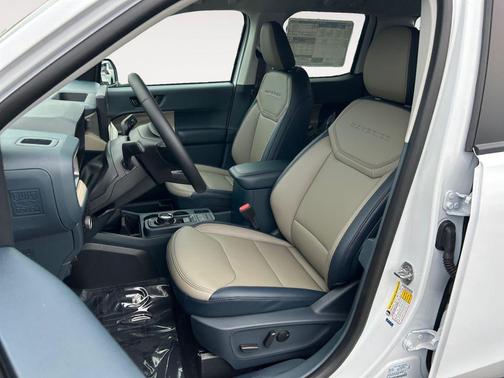 Oxford White 2026 Ford Maverick Lariat