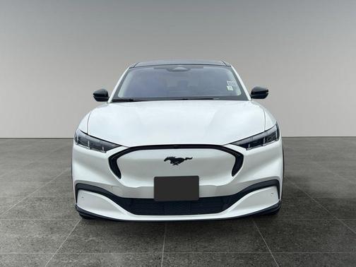 Star White Metallic Tri-Coat 2024 Ford Mustang Mach-E Premium