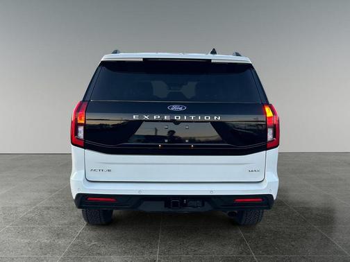 White Metallic 2025 Ford Expedition Max Active 4x4
