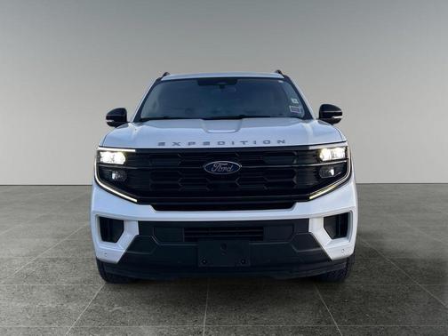 White Metallic 2025 Ford Expedition Max Active 4x4
