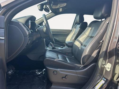 Granite Crystal Metallic Clearcoat 2019 Jeep Grand Cherokee Limited