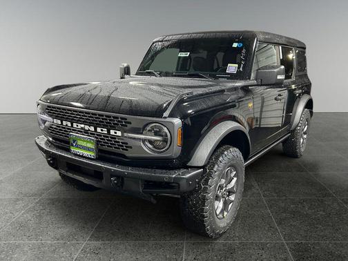 Shadow Black 2025 Ford Bronco Badlands