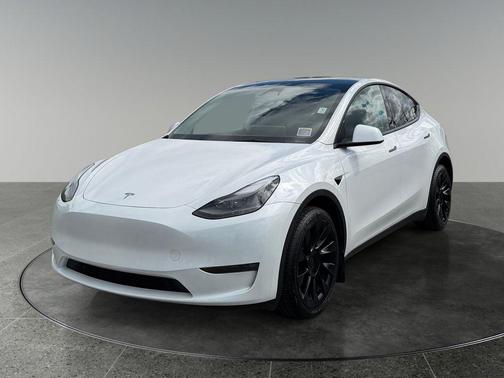 Pearl White Multi-Coat 2024 Tesla Model Y Long Range Dual Motor All-Wheel Drive