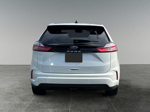 Star White Metallic Tri-Coat 2022 Ford Edge ST Line