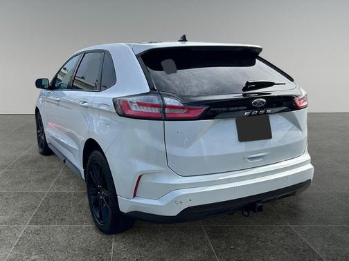 Star White Metallic Tri-Coat 2022 Ford Edge ST Line