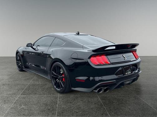 2021 Ford Shelby GT500 Base