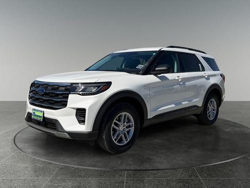 Star White Metallic Tri-Coat 2026 Ford Explorer Active