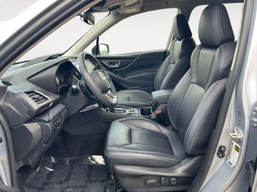 Ice Silver Metallic 2022 Subaru Forester Touring