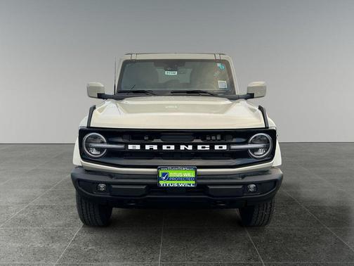 Desert Sand 2025 Ford Bronco Outer Banks