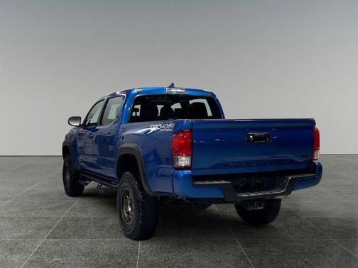 2017 Toyota Tacoma SR