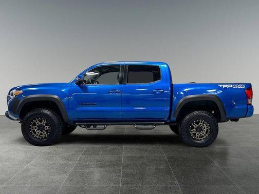 2017 Toyota Tacoma SR