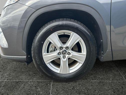 Magnetic Gray Metallic 2023 Toyota Highlander L