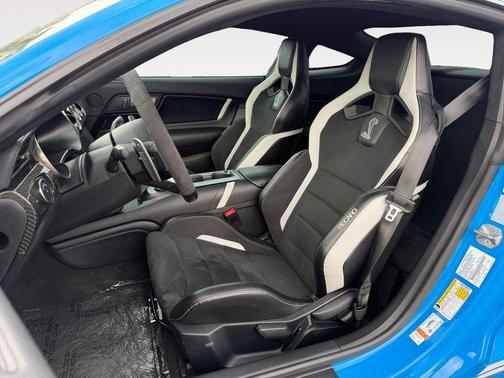 Grabber Blue Metallic 2022 Ford Shelby GT500 Base