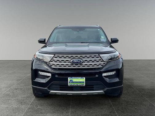 Black Metallic 2022 Ford Explorer Limited